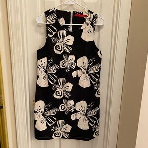 Krimson Klover Black and White Floral Shift Dress Fully Lined Sleeveless resort